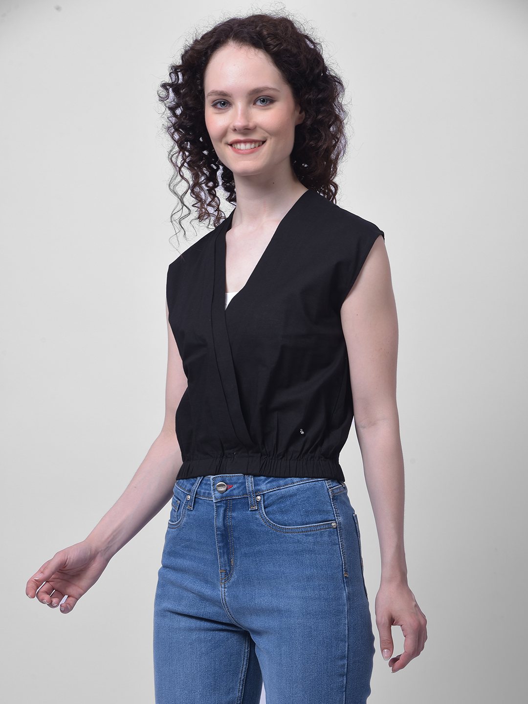 Numero Uno Women Black Sleeveless V-Neck Crop Top